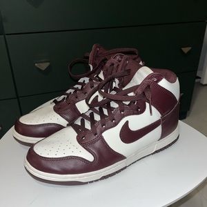 Nike Dunk High Men’s 8 Women’s 9.5 Burgundy Crush